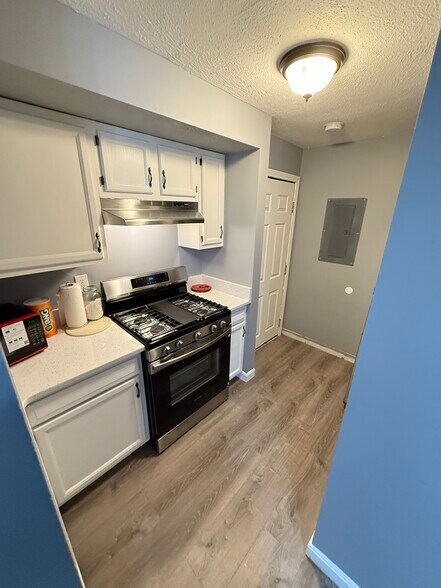 Building Photo - 89 3rd St