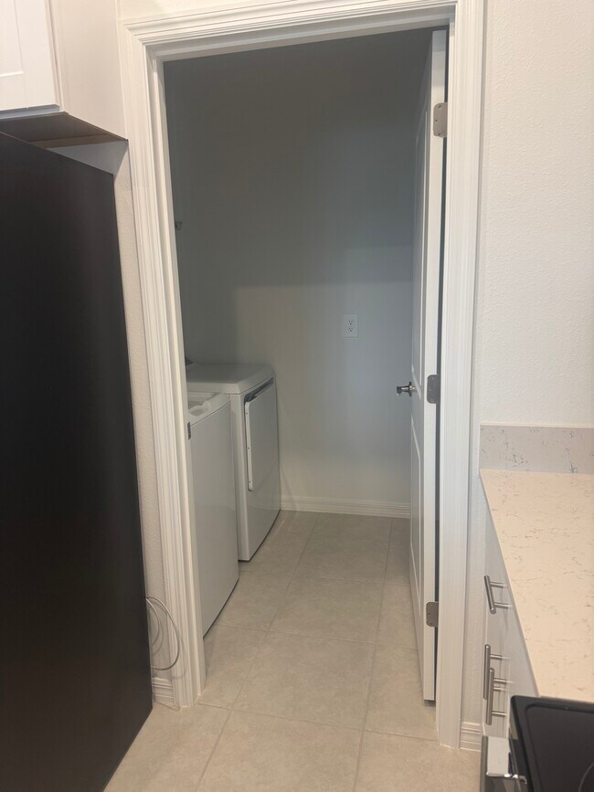 Building Photo - 9272 Bonita Mar Dr