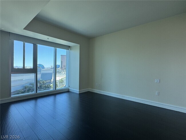 Building Photo - 2700 S Las Vegas Blvd