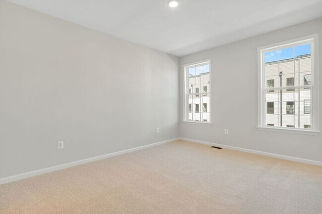 Building Photo - Brand-New 3 Bedroom Condo in Coalfield Station – $2,400/mo