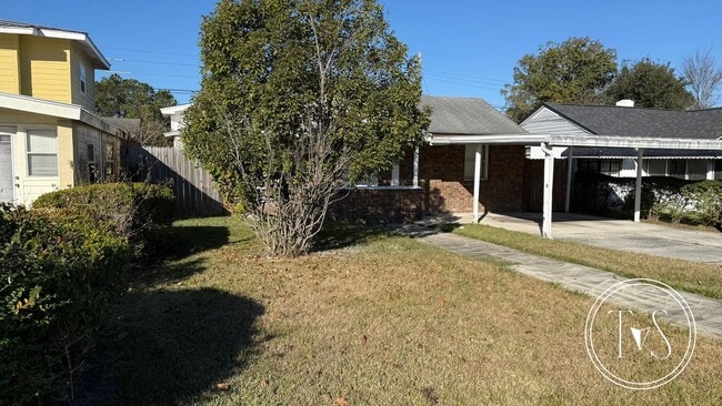 Building Photo - WINTER MOVE-IN SPECIAL: $750 OFF 1st MONTH'S RENT!**