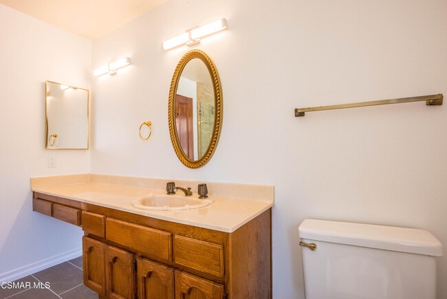 Building Photo - 5627 Middle Crest Dr