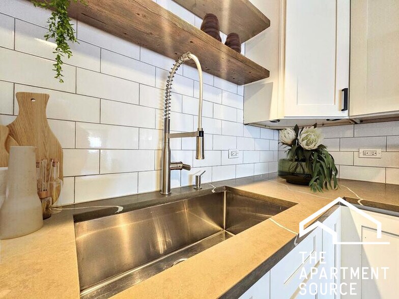 Building Photo - 1344 N Dearborn St