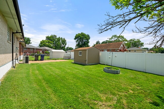 Building Photo - 4164 Kettler Rd