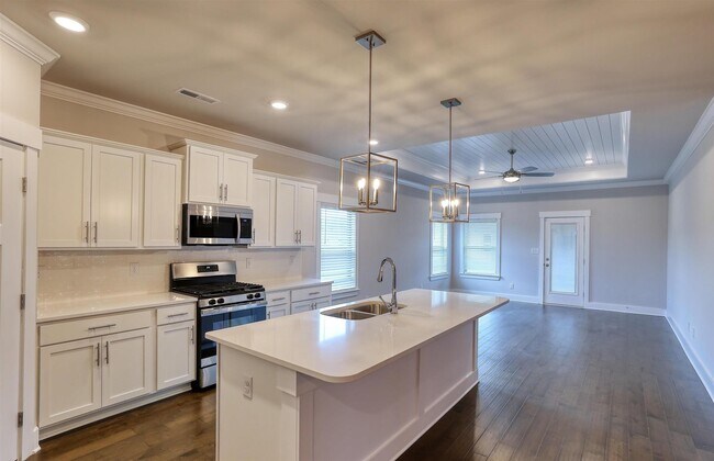 Building Photo - 100 Whitner Dr