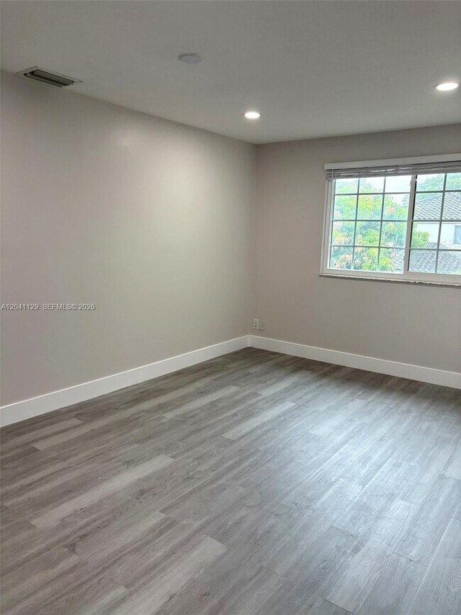 Building Photo - 1528 Salerno Cir