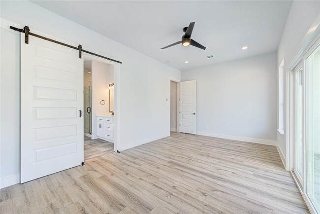 Building Photo - 3714 Mainer St