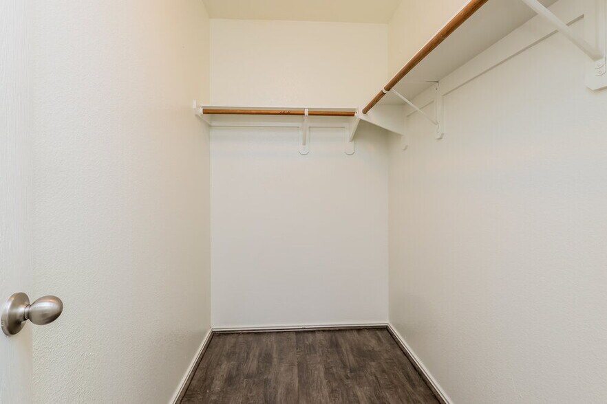 Building Photo - 7219 Rising Brook Dr