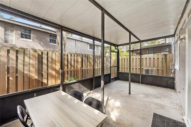 Building Photo - 5263 SW 121st Ave