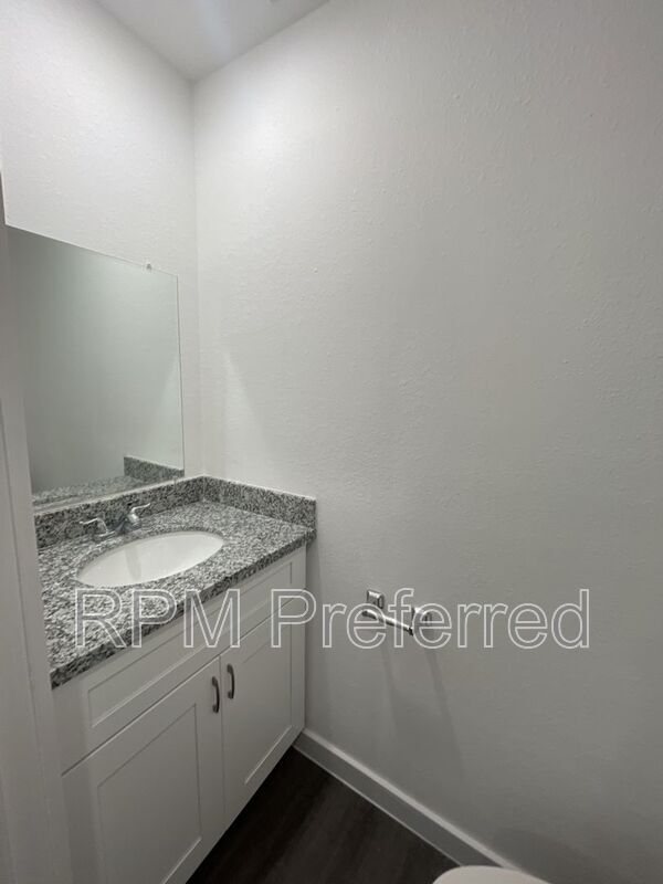 Building Photo - 8226 Linda Vista Rd