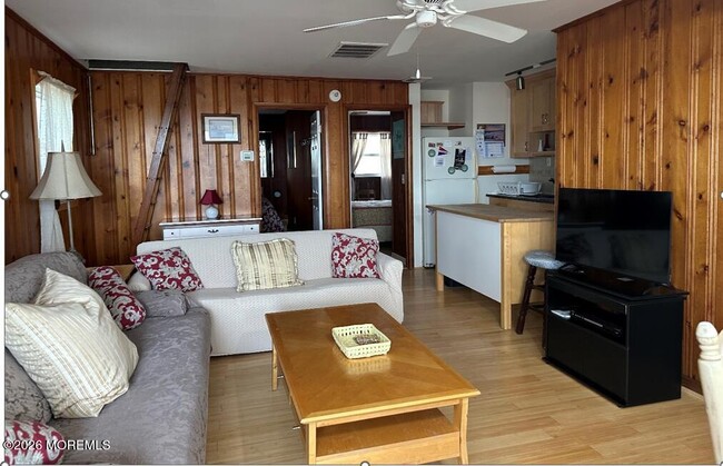 Building Photo - 2200 Oceanfront