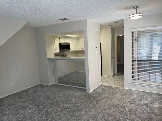 Building Photo - REMODELED ONE BEDROOM CONDO WITH LOFT!