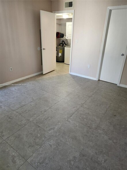 Building Photo - 665 NW 85th Pl