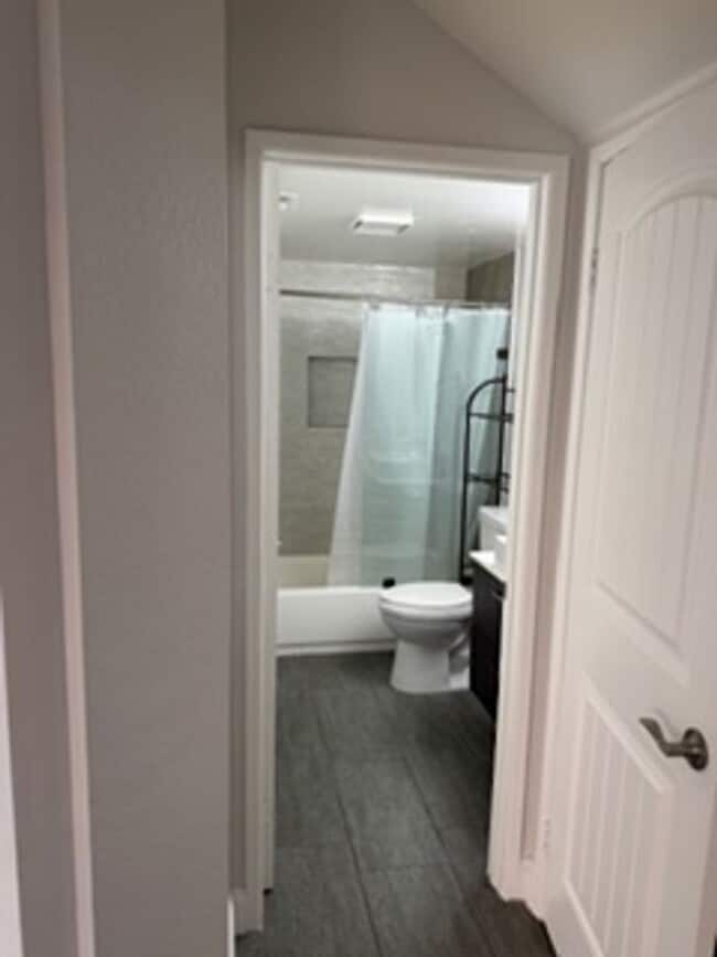 Building Photo - 2 Bed / 2 Bath Townhome in El Cajon