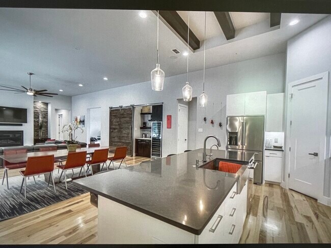 Building Photo - 3110 White Dove Dr