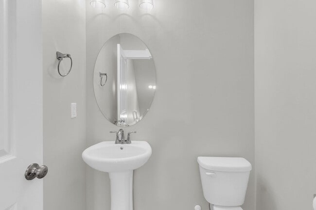 Building Photo - New 2024 Townhome with Office & 2 Car Garage