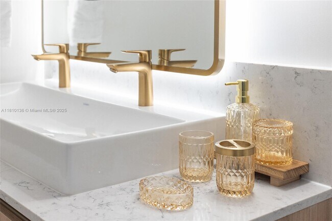 Building Photo - 159 NE 6th St