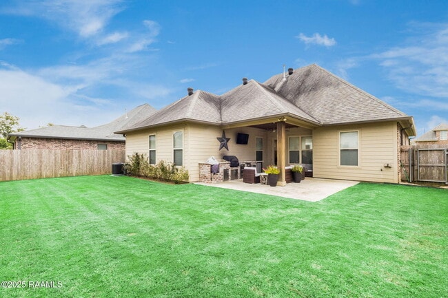 Building Photo - 215 Capstone Crossing