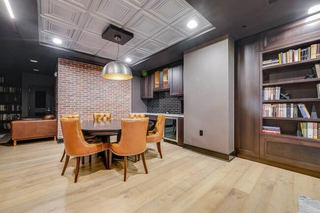 Building Photo - 1450 Washington St