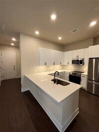 Building Photo - 111 Town Pl