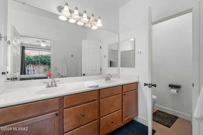 Building Photo - 2256 E Stone Stable Dr