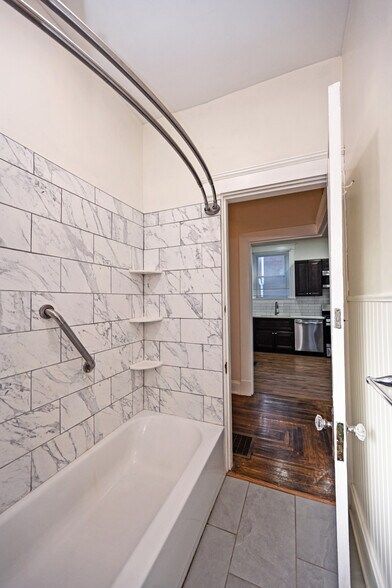 Building Photo - 1415 Locust St