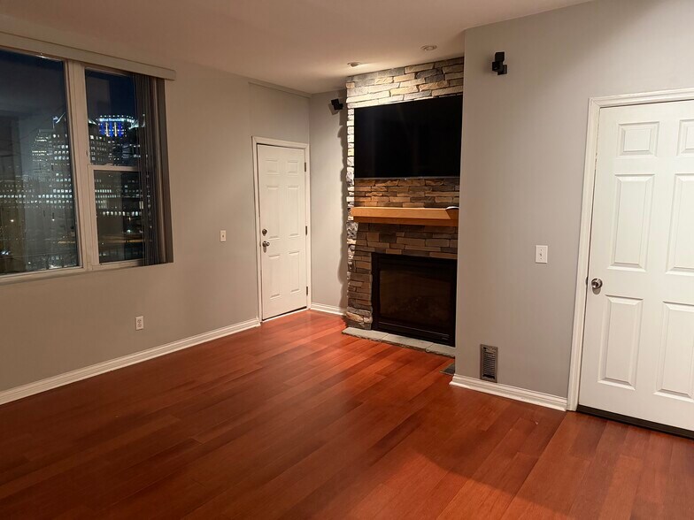 Building Photo - 504 Baum St