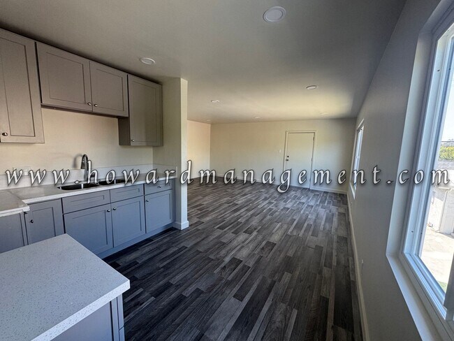 Building Photo - 04240CE