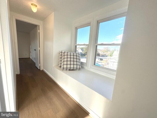 Building Photo - 626 Maryland Ave