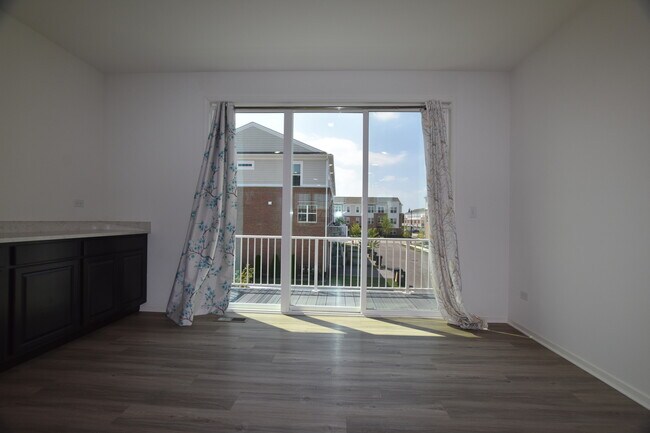 Building Photo - 2945 Showplace Dr