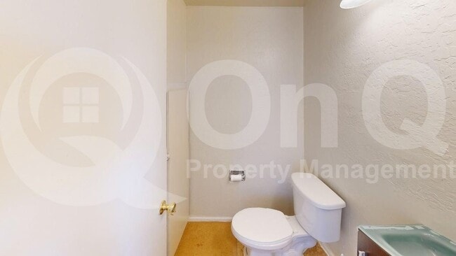 Building Photo - 2664 N 43rd Ave