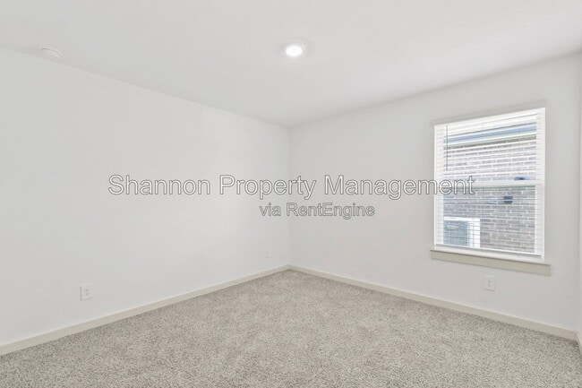 Building Photo - 7915 Murciana Dr