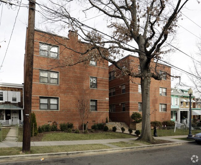 Building Photo - 723 Jefferson Street NW