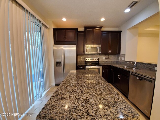 Building Photo - 13 La Paz Wy