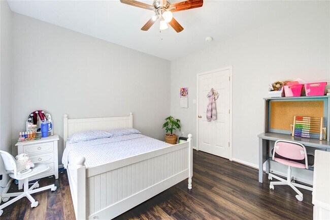 Building Photo - 6219 Mound Airy Ct
