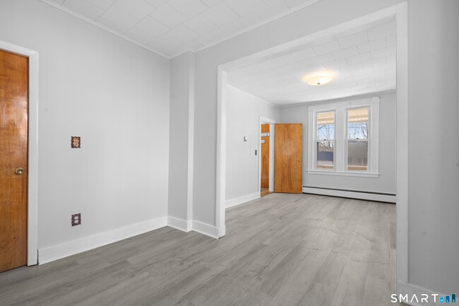 Building Photo - 48 Anderson St