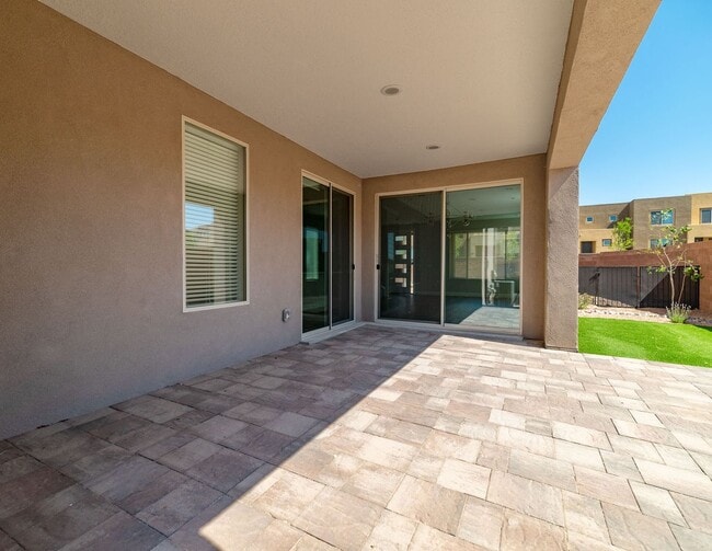 Building Photo - Gorgeous Pulte Townhome Available Now!