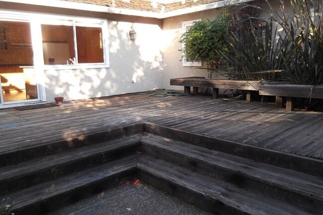 Building Photo - 3863 Campolindo Dr