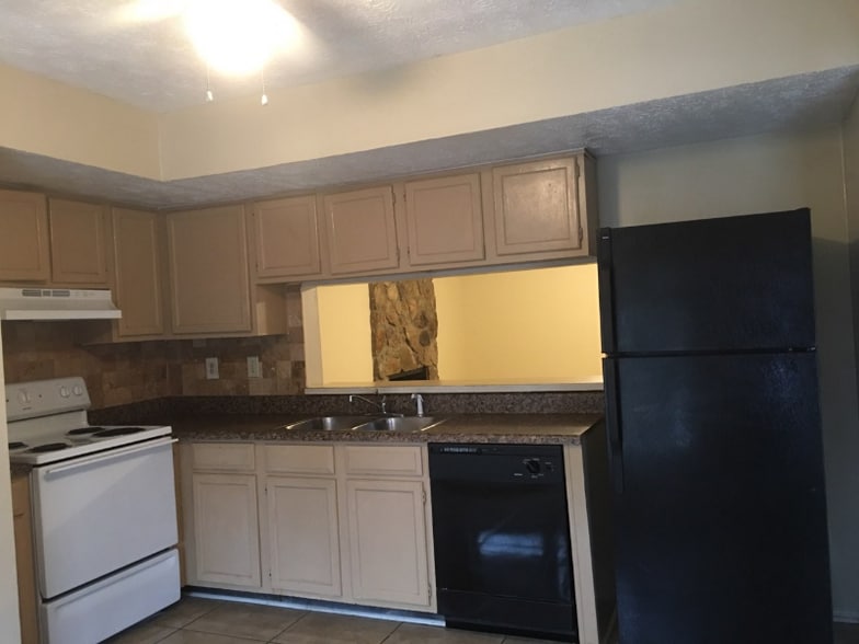 Building Photo - 6479 Meadow Rue Dr