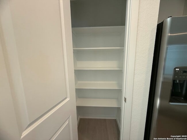 Building Photo - 267 Ottawa Way