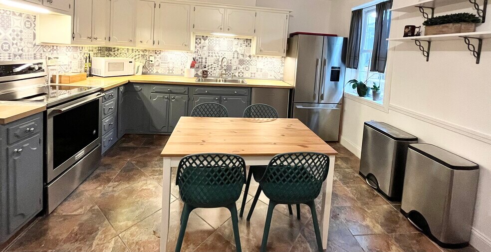 Primary Photo - 614 G St SW