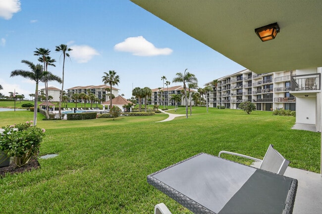 Building Photo - 301 S Seas Dr