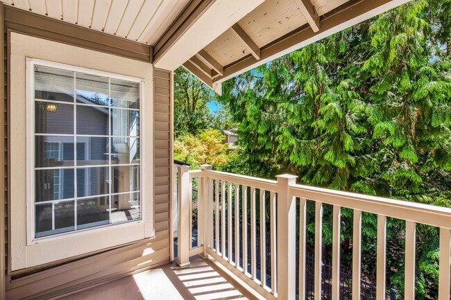 Building Photo - 3 Bedroom 2.5 Bath Redmond Townhouse