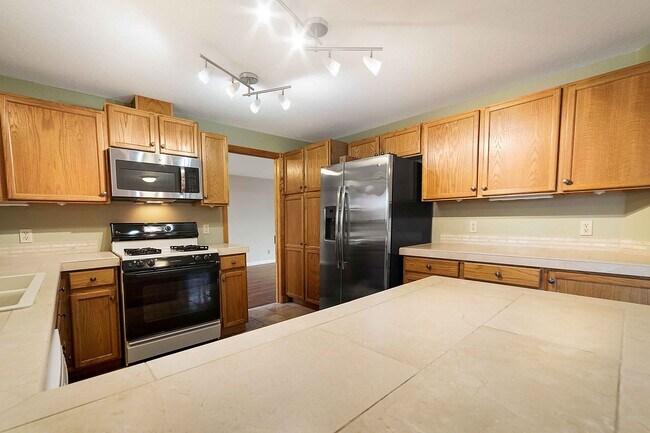 Building Photo - 1642 Caulsa Lane - Coming Soon - Available Mid May!!