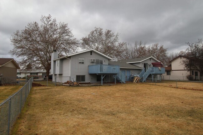 Building Photo - 6806 N Hamilton St