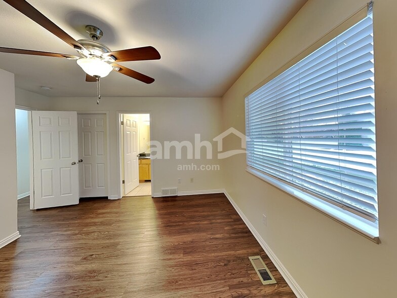 Building Photo - 3354 W 500 N