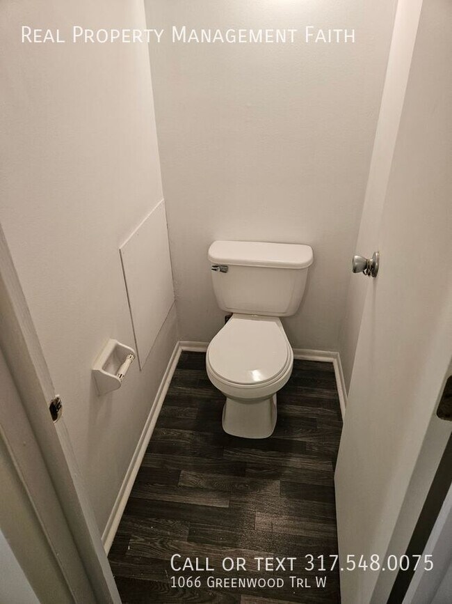 Building Photo - 1066 Greenwood Trail W Dr