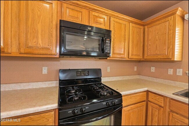 Building Photo - 452 Emerald Pass Ave