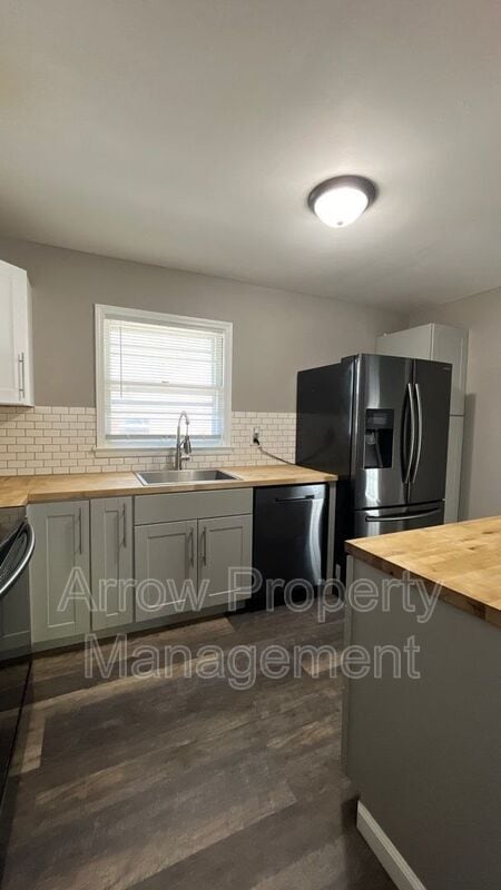 Building Photo - 4115 Adams St