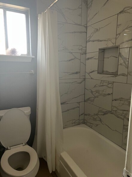 Building Photo - 10914 Clear Fork Dr